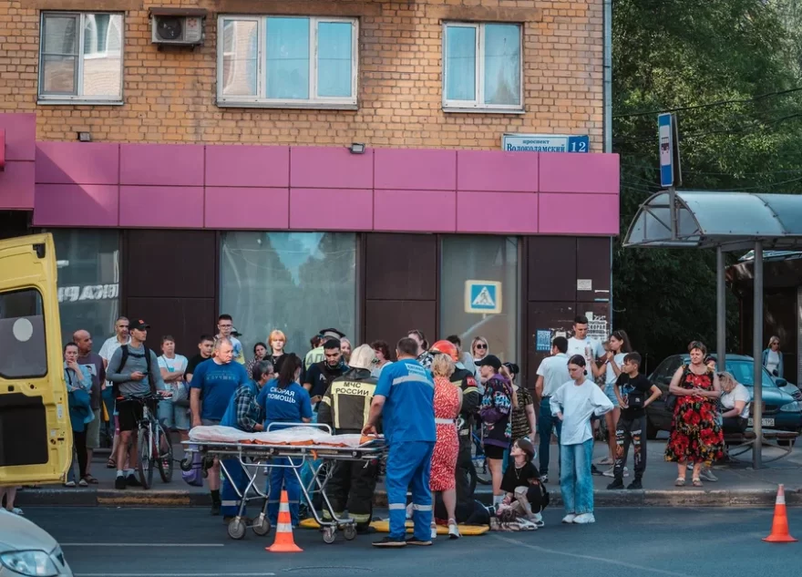 В Твери водитель сбил велосипедистку на перекрестке