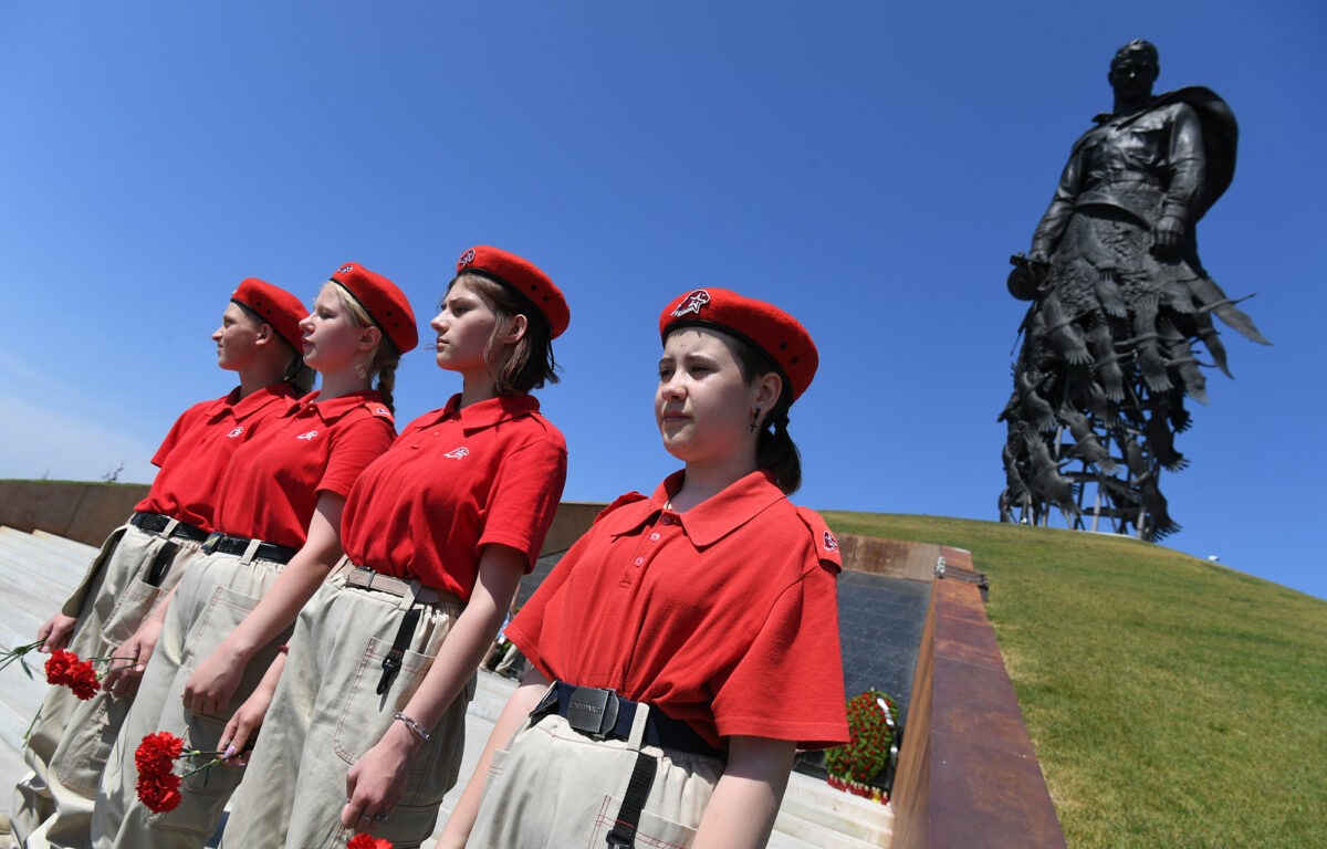 В День памяти и скорби Игорь Руденя почтил память павших во время Великой Отечественной войны солдат в городе воинской славы Ржеве