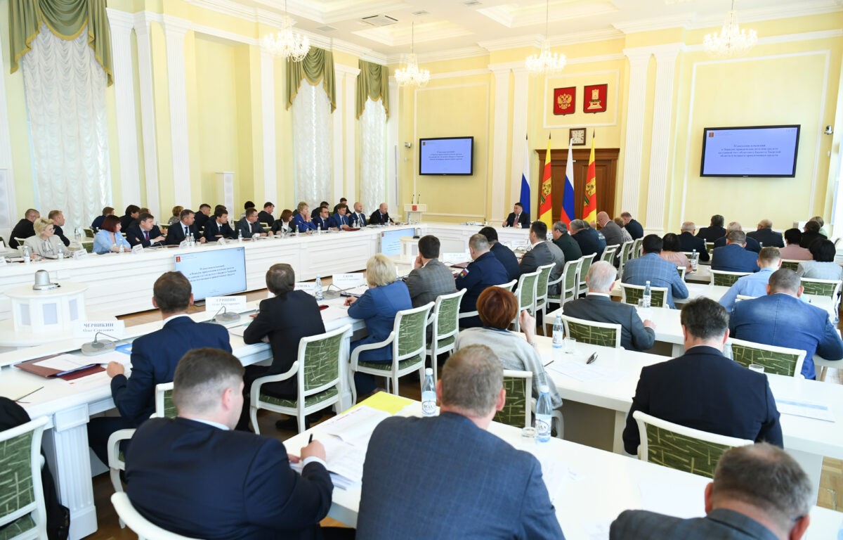 Губернатор Игорь Руденя поставил задачи по подготовке к уборочной кампании