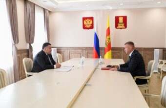 Губернатор Игорь Руденя провёл рабочую встречу с главой Торопецкого муниципального округа Александром Брижем