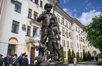 В Твери открыли памятник «Защитникам правопорядка и закона» В Твери открыли памятник «Защитникам правопорядка и закона»