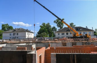 Губернатор Игорь Руденя ознакомился с ходом строительства нового здания детского дома «Родничок» в Калязине Губернатор Игорь Руденя ознакомился с ходом строительства нового здания детского дома «Родничок» в Калязине