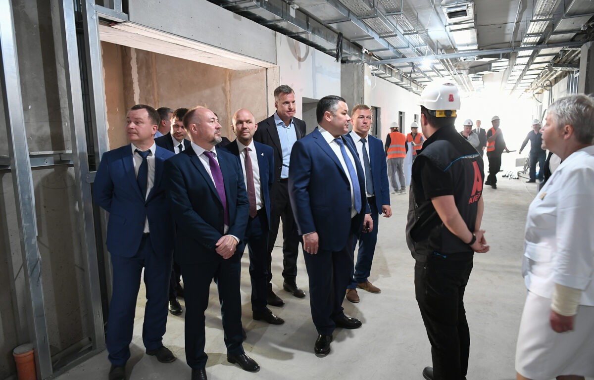 Губернатор Игорь Руденя поставил задачи по завершению строительства поликлиники в Старице Губернатор Игорь Руденя поставил задачи по завершению строительства поликлиники в Старице