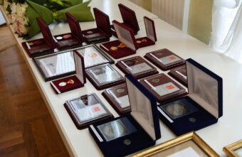 Игорь Руденя вручил государственные и региональные награды жителям Тверской области Игорь Руденя вручил государственные и региональные награды жителям Тверской области