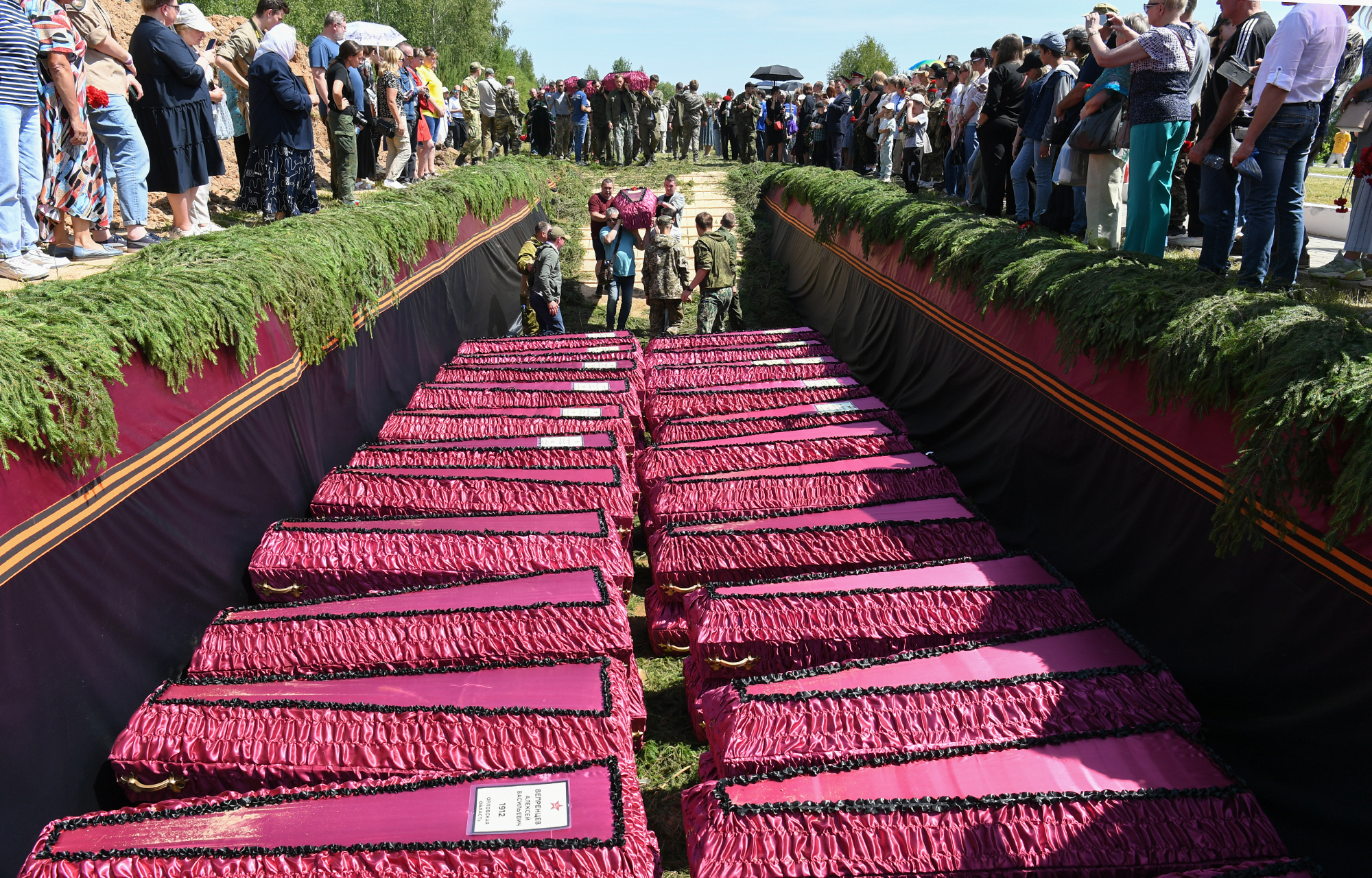 В День памяти и скорби Игорь Руденя почтил память павших во время Великой Отечественной войны солдат в городе воинской славы Ржеве