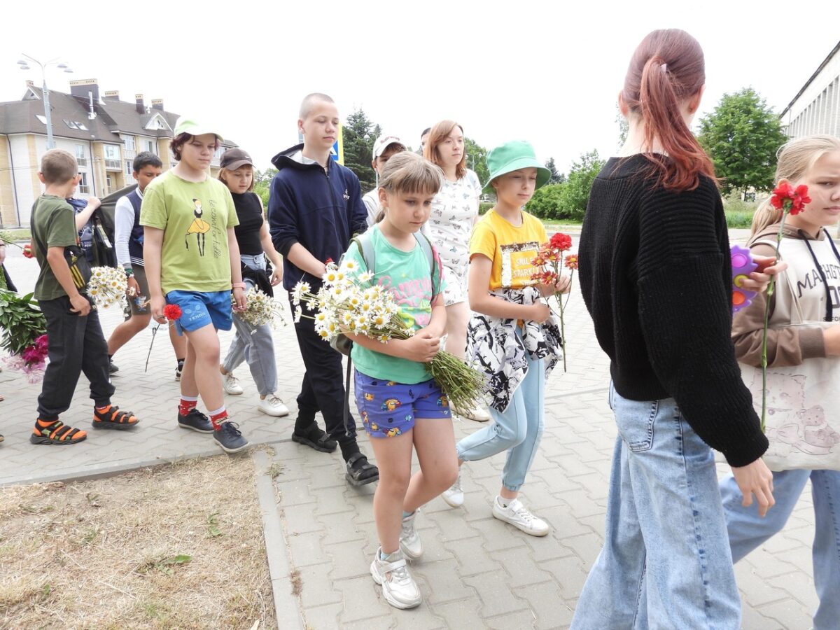 Юнармейцы зажгли памятные свечи в Калязине