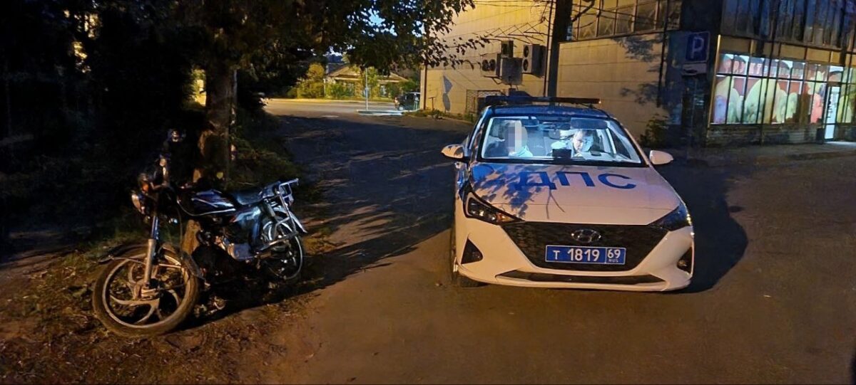 В "квартале бедняков" в Твери поймали пьяного подростка на мопеде