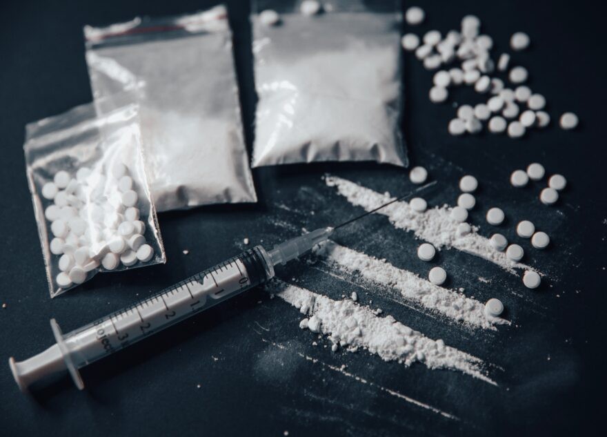 Жителя Твери осудят за предоставление техпомещения наркоманам