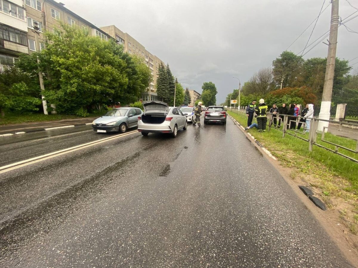 В Твери несовершеннолетний пешеход попал под колеса легковушки
