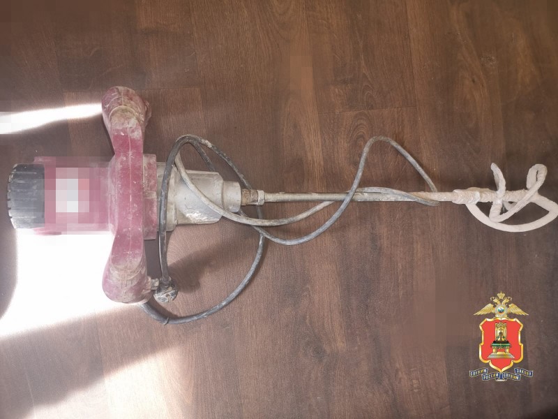 В Тверской области мужчина нашел в бытовке дорогие инструменты и оставил их себе