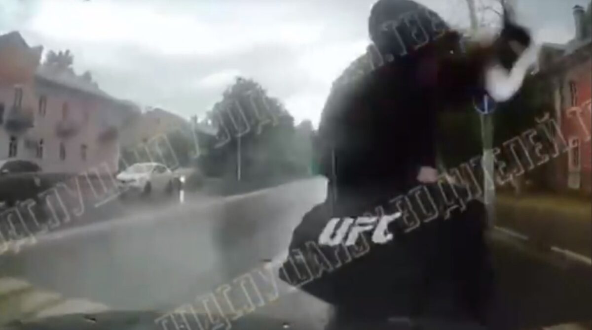 Пострадавший в ДТП пешеход опубликовал видео с наездом в тверских сетях Пострадавший в ДТП пешеход опубликовал видео с наездом в тверских сетях