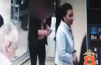 В Тверской области женщина похитила деньги пенсионера прямо в отделении банка