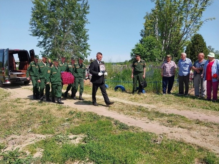 Жители Тверской области простились с тремя героями спецоперации