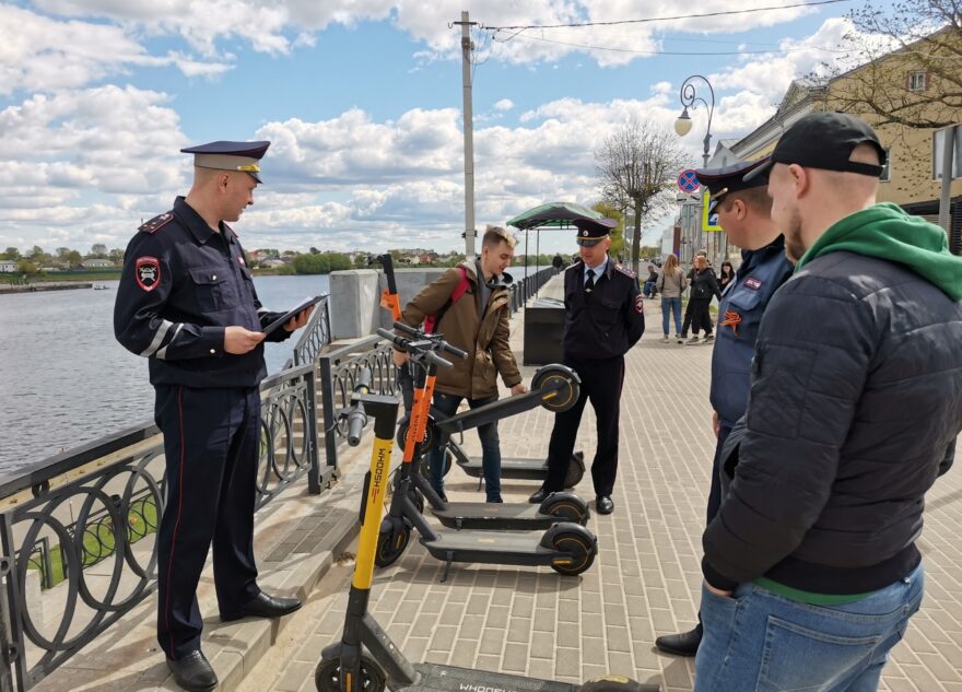 В тверском парке запретили ездить на самокатах
