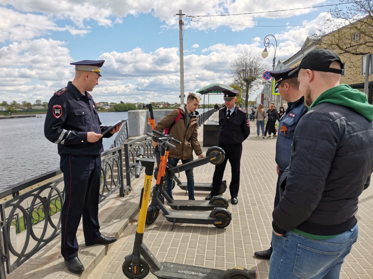 В тверском парке запретили ездить на самокатах