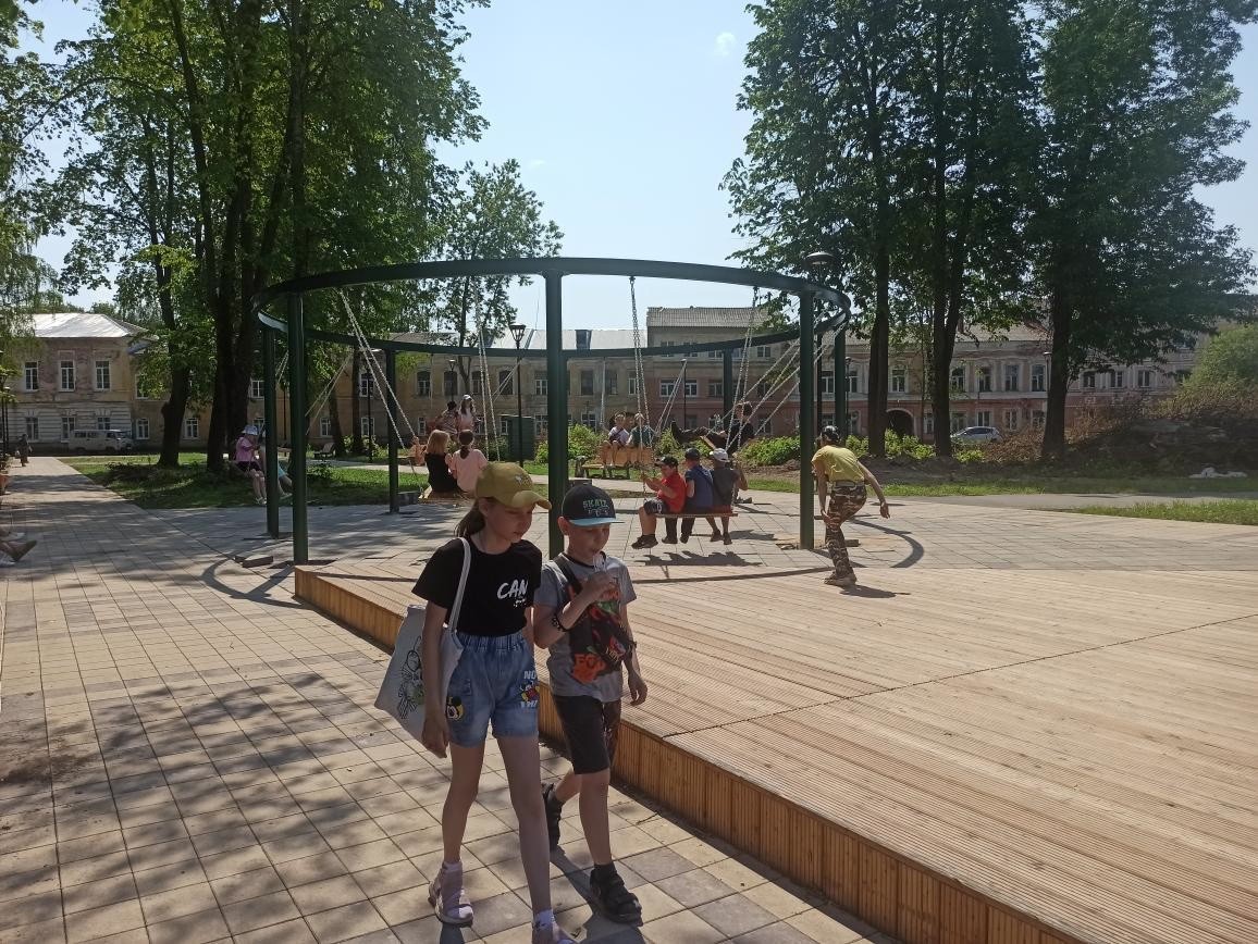 Городской сад Вышнего Волочка преображается