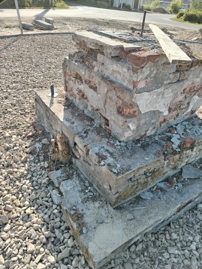 Жители села под Тверью рассказали о загадочном памятнике Ленину