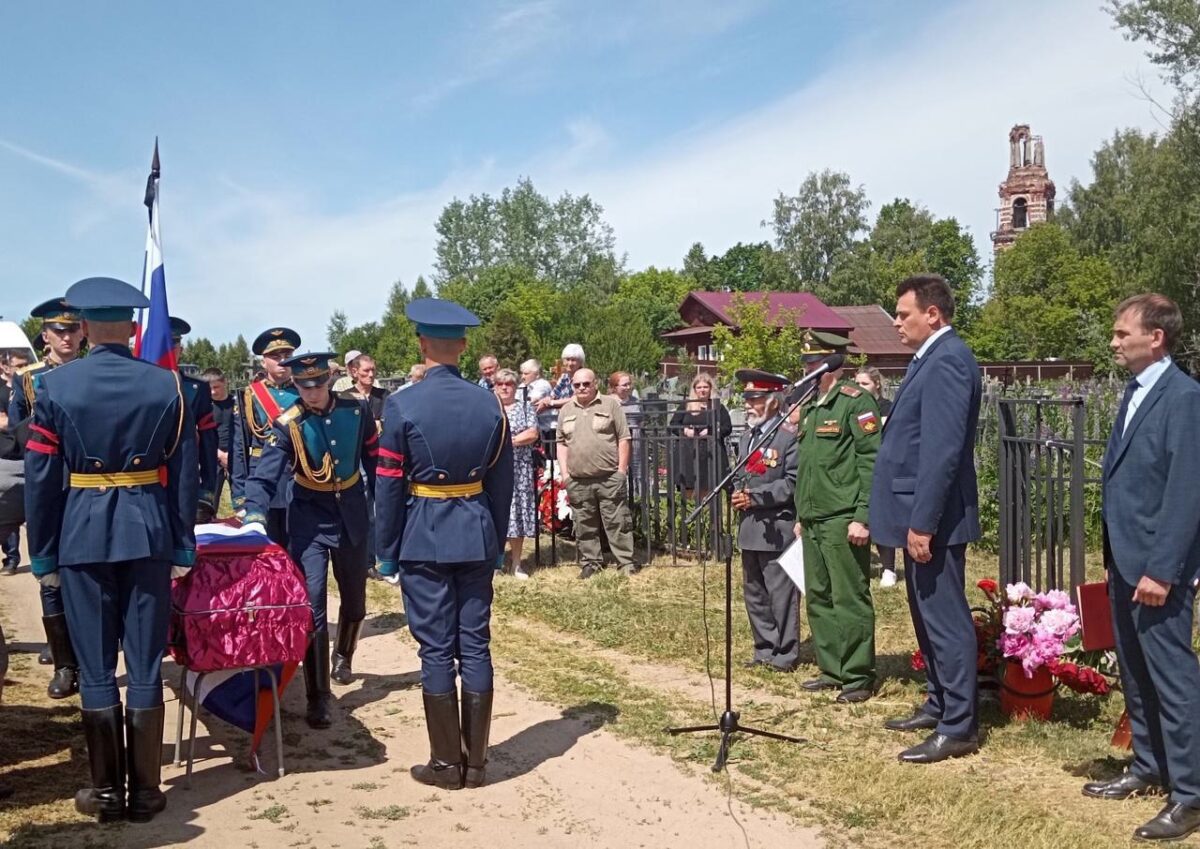 В Тверской области проводили в последний путь 30-летнего Павла Куликова
