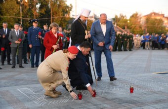 В День памяти и скорби губернатор Игорь Руденя принял участие в акции «Свеча памяти»