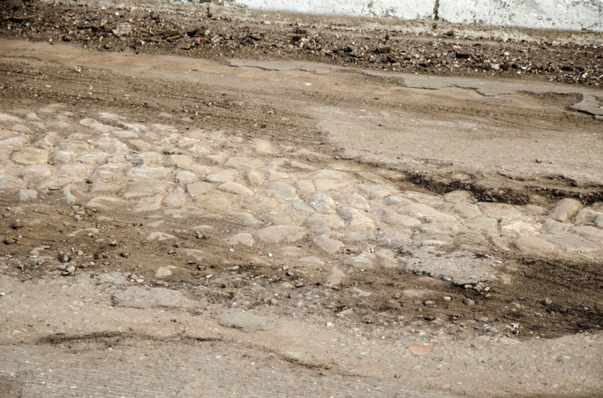 На одной из улиц Твери нашли участок булыжной мостовой