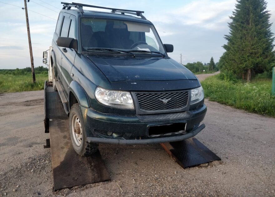 В Тверской области водитель сбил пешехода на краю дороги