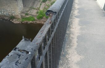 В Твери разрушается мост через Тьмаку