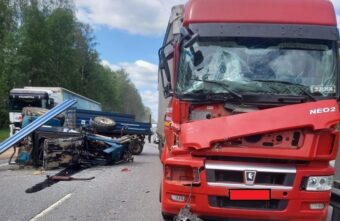 Появились подробности ДТП с участием трактора и фуры под Тверью