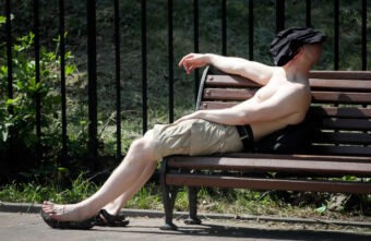 Синоптики рассказали, как долго продлится палящая жара в Тверской области