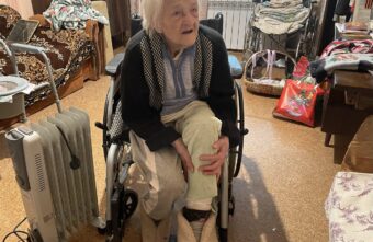 «Бабушка, я рядом»: в Тверской области работает горячая линия помощи одиноким пожилым людям