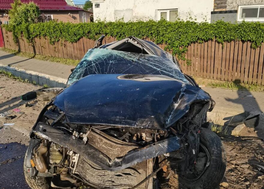 В Тверской области легковушка "въехала" в жилой дом