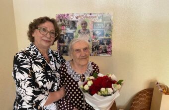 В Твери отмечает вековой юбилей труженица тыла Алевтина Постнова В Твери отмечает вековой юбилей труженица тыла Алевтина Постнова