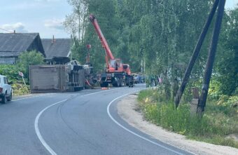 Грузовик с поросятами перевернулся в Тверской области Грузовик с поросятами перевернулся в Тверской области