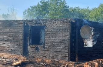 Появились фото с места страшного пожара в доме многодетной семьи в Тверской области Появились фото с места страшного пожара в доме многодетной семьи в Тверской области