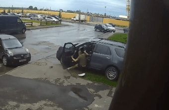 Водитель «припарковался» в дом в Твери