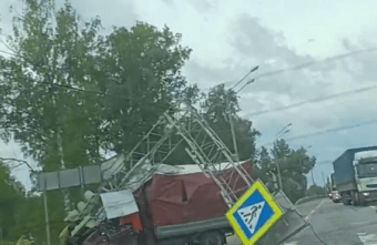 В Тверской области собралась пробка из-за ДТП с грузовиком В Тверской области собралась пробка из-за ДТП с грузовиком