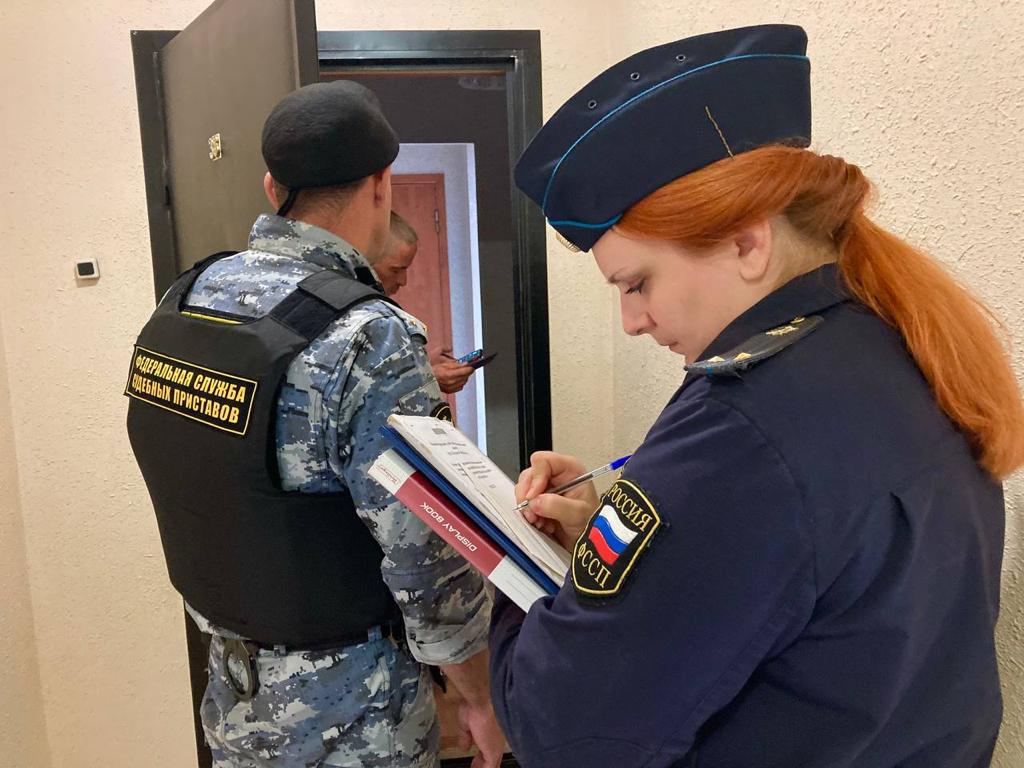 Должника по алиментам из Твери заставили пойти на стройку