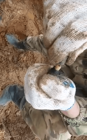 Поисковики нашли сына погибшего в Тверской области красноармейца