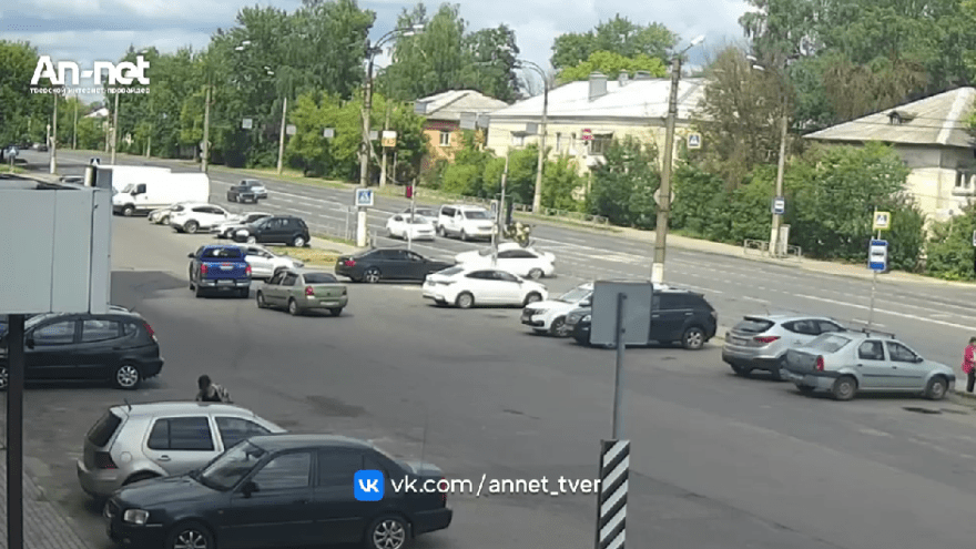 Опубликовано еще одно видео с погибшим в Твери мотоциклистом Опубликовано еще одно видео с погибшим в Твери мотоциклистом