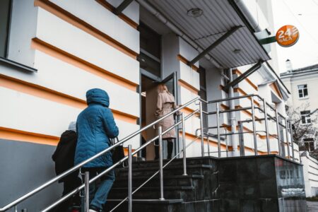 Пенсионерка из Твери дважды стала жертвой мошенников Пенсионерка из Твери дважды стала жертвой мошенников