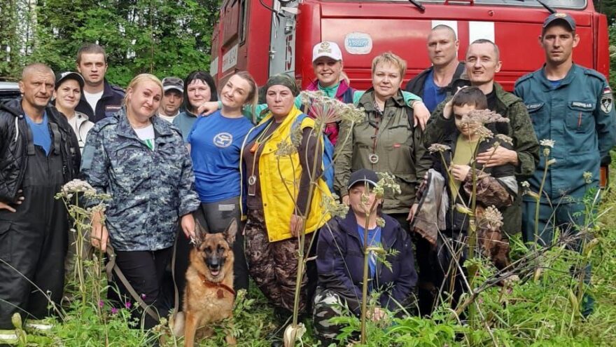 В Тверской области волонтеры и полицейские спасли заблудившихся мужчину и ребенка В Тверской области волонтеры и полицейские спасли заблудившихся мужчину и ребенка