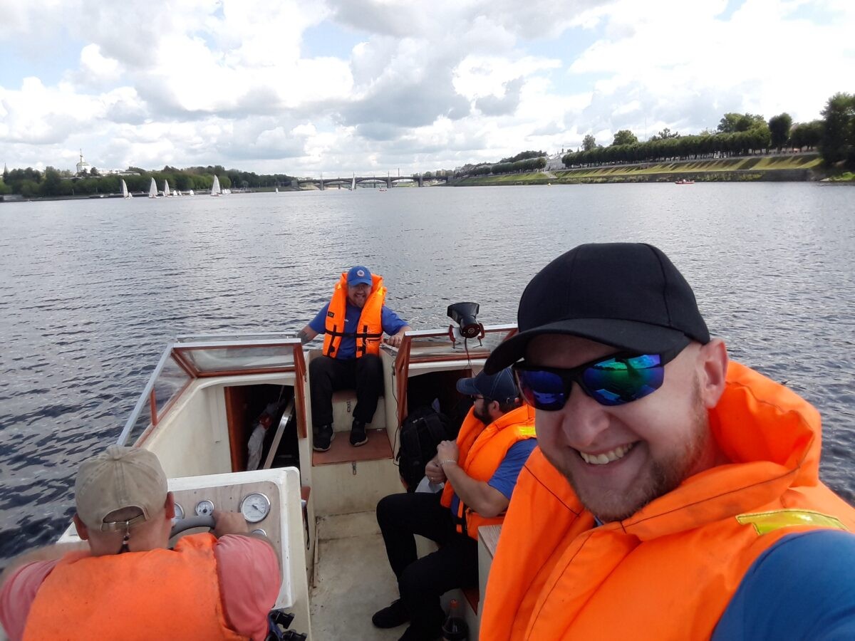 День на воде: как корреспондент «ТОП Тверь» помогал спасателям