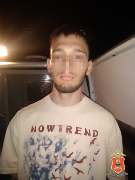 В лесу под Тверью поймали смутившихся "закладчиков"