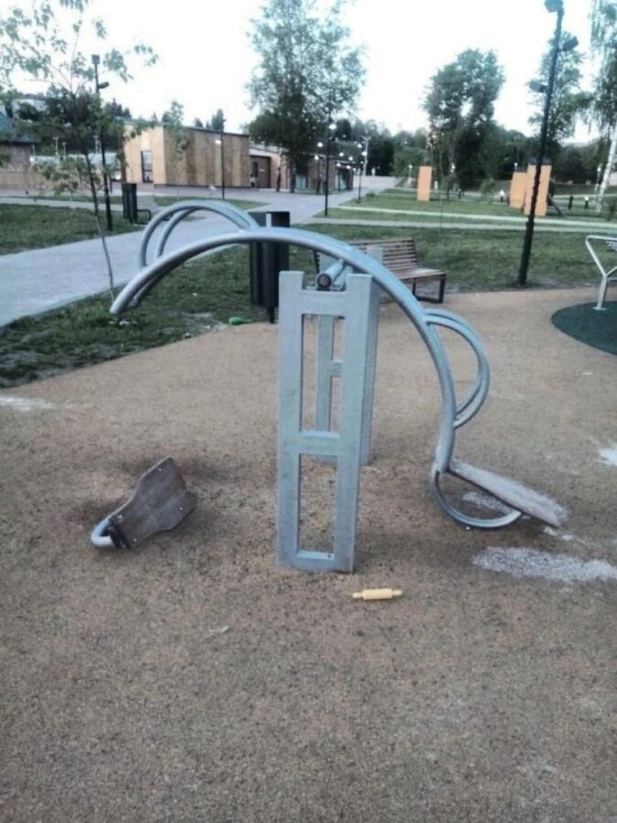 В Тверской области вандалы продолжают разрушать Парк культуры и отдыха