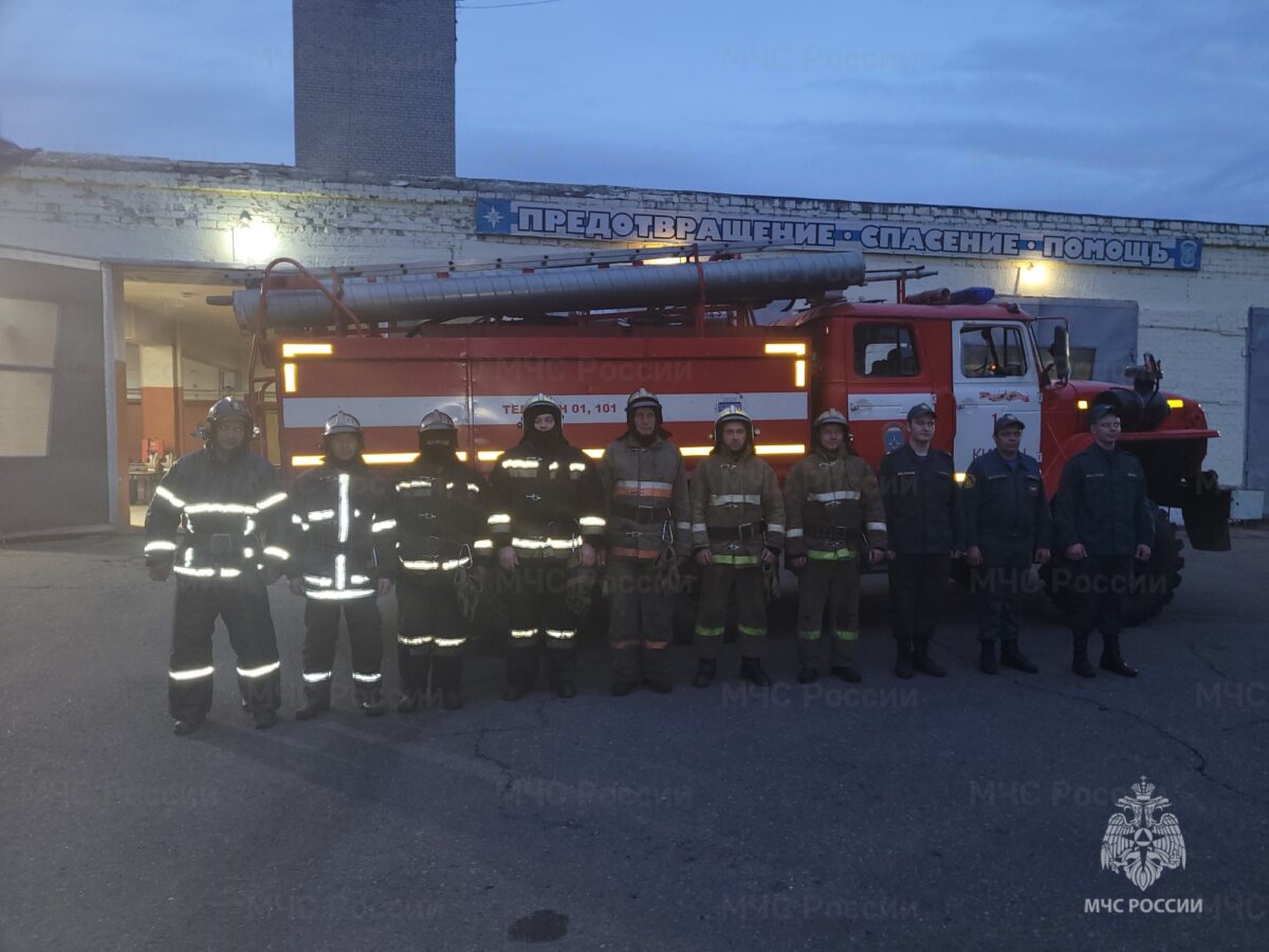 В Тверской области с балкона горящей квартиры спасли ребенка В Тверской области с балкона горящей квартиры спасли ребенка