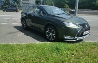 В Тверской области угнали иномарку с коляской и детским креслом