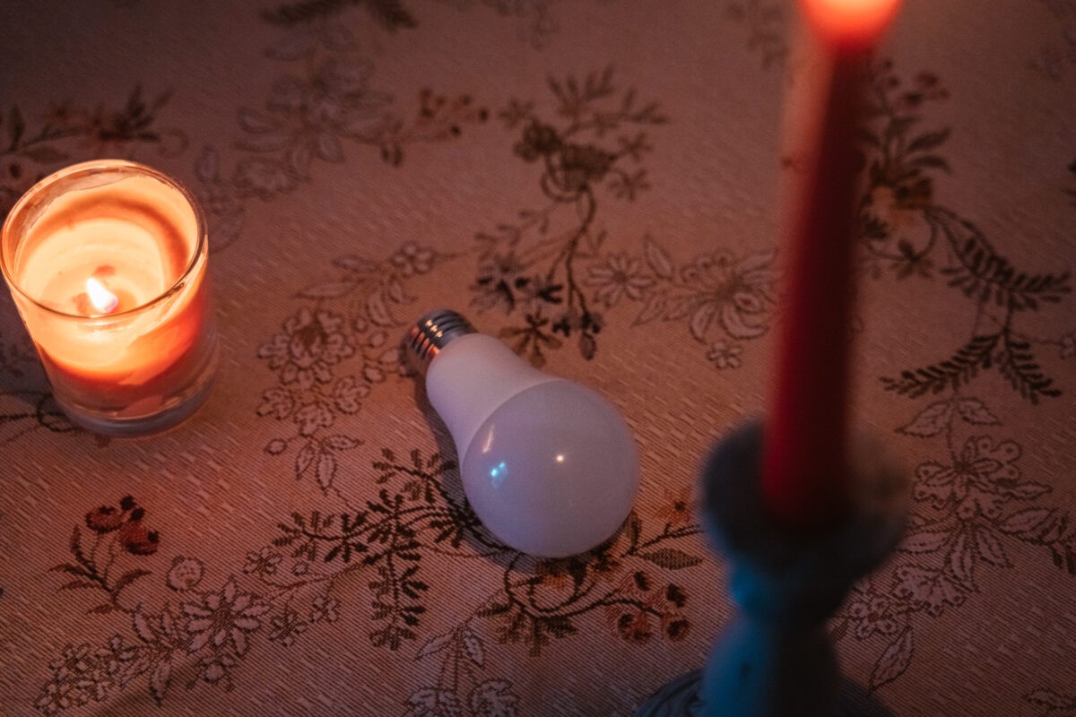 Тверитянам рассказали, на каких улицах завтра отключат электричество