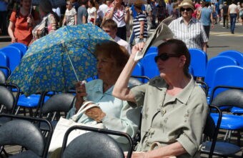 Невролог рассказал, как бороться с головной болью в жару Невролог рассказал, как бороться с головной болью в жару