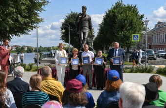 В Твери состоялась церемония гашения почтовой карточки, посвященной 95-летию Андрея Дементьева