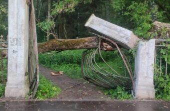 Собственник парка в Тверской области, где сломались ворота, будет иметь дело с прокуратурой