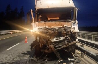 Уснувший водитель спровоцировал в Тверской области ДТП с двумя грузовыми автомобилями